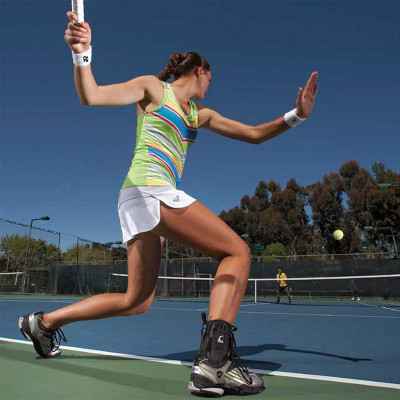 Ο νάρθηκας ποδοκνημικής Form Fit® είναι ιδανικός για χρήση κατά την προπόνηση ή την επανένταξη σε αθλήματα μετά από τραυματισμό